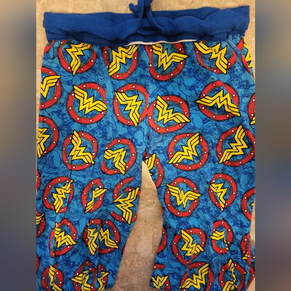 WONDERWOMAN lounge crop/capris - Picture 5 of 5